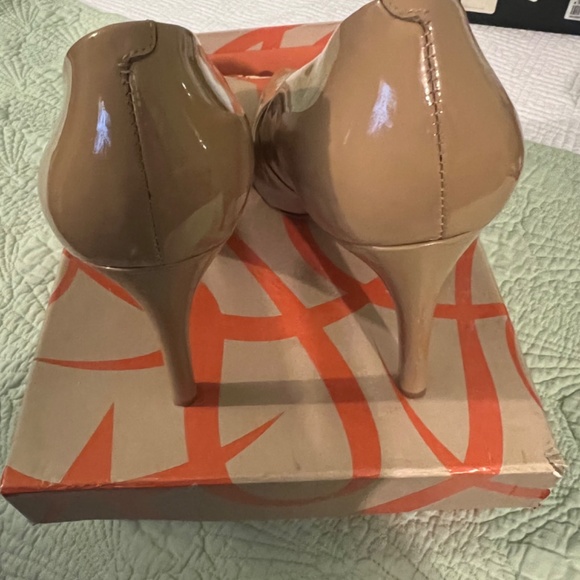 Nude high heel pumps - Picture 2 of 4